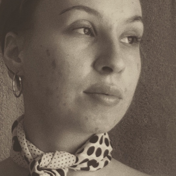 Meet your Posher, Julia - Picture 1 of 1